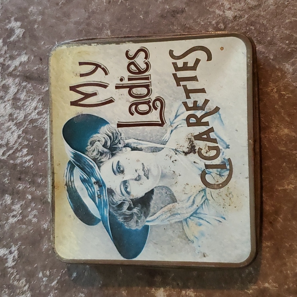 Vintage 1950s Cigarettes Tin